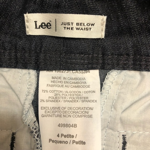 Ladies 6 Petite Capri Denim, Just below the waist by Lee. - Picture 4 of 7